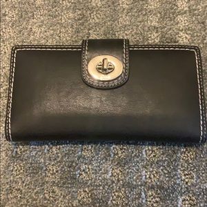 New COACH Black Leather Silver TurnLock Wallet
